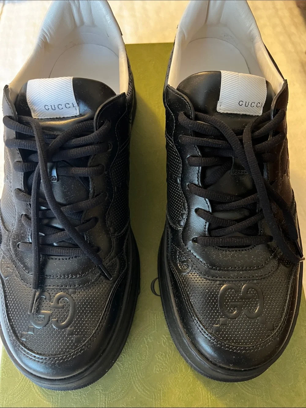 Men’s Gucci Black Leather Men’s Low-Top Sneakers with White Lining